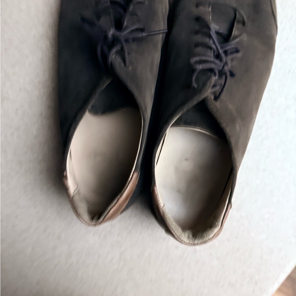 Lucca brown suede shoes size 12